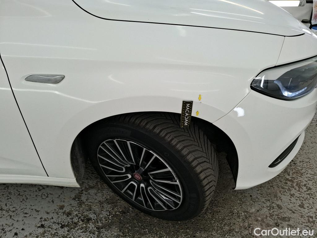  Land Rover  Discovery FIAT Tipo / 2020 / 5P / Berline 1.6 MultiJet 130ch S/S Life #18