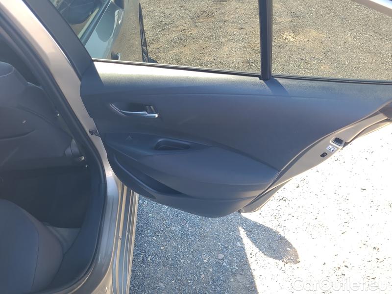  Toyota  Corolla   (E18)(06.2013)  1.5�Dyn.Com.St.Tech 4d #20