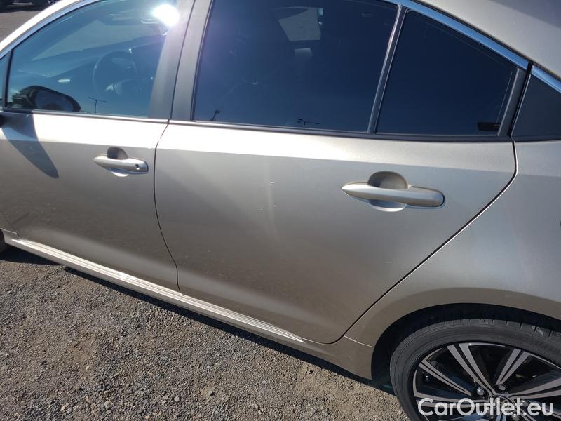  Toyota  Corolla   (E18)(06.2013)  1.5�Dyn.Com.St.Tech 4d #10
