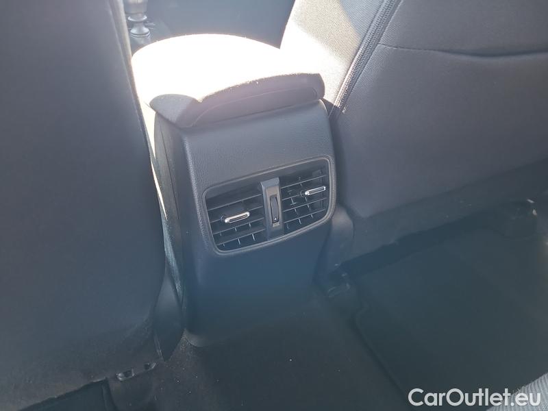  Toyota  Corolla   (E18)(06.2013)  1.5�Dyn.Com.St.Tech 4d #13