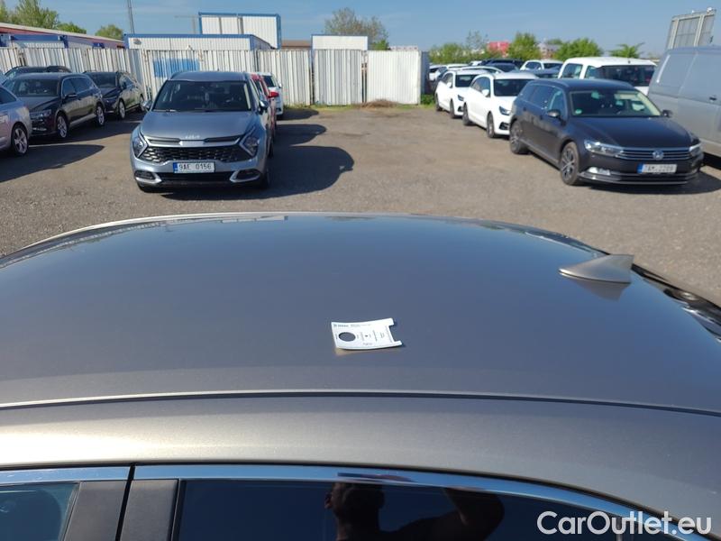  Toyota  Corolla   (E18)(06.2013)  1.5�Dyn.Com.St.Tech 4d #19