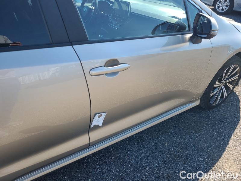  Toyota  Corolla   (E18)(06.2013)  1.5�Dyn.Com.St.Tech 4d #22