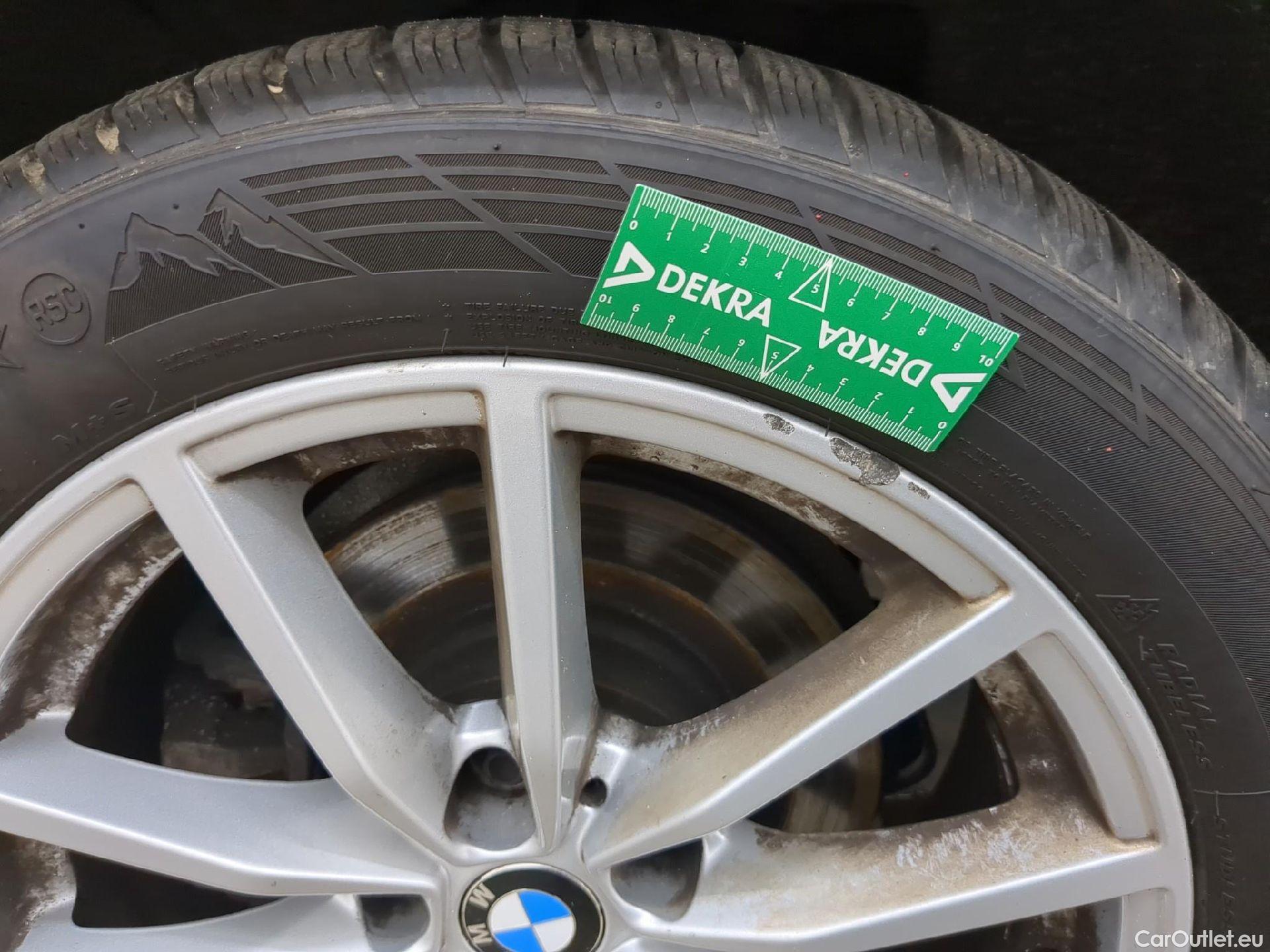  Bmw  Serie 3 BMW Série 3 Touring / 2019 / 5P / Break 320d 190ch Business Design BVA8 #3