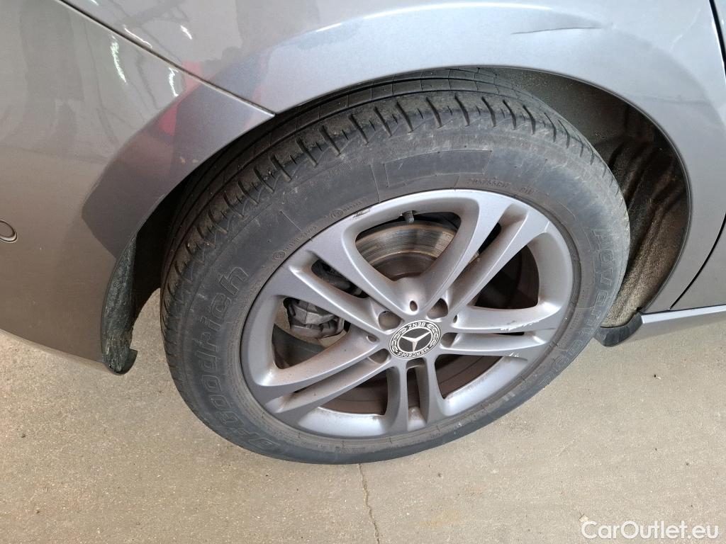  Mercedes  A-Klasse MERCEDES-BENZ Classe A Compact / 2018 / 5P / Berline A 180 d Business Line #18