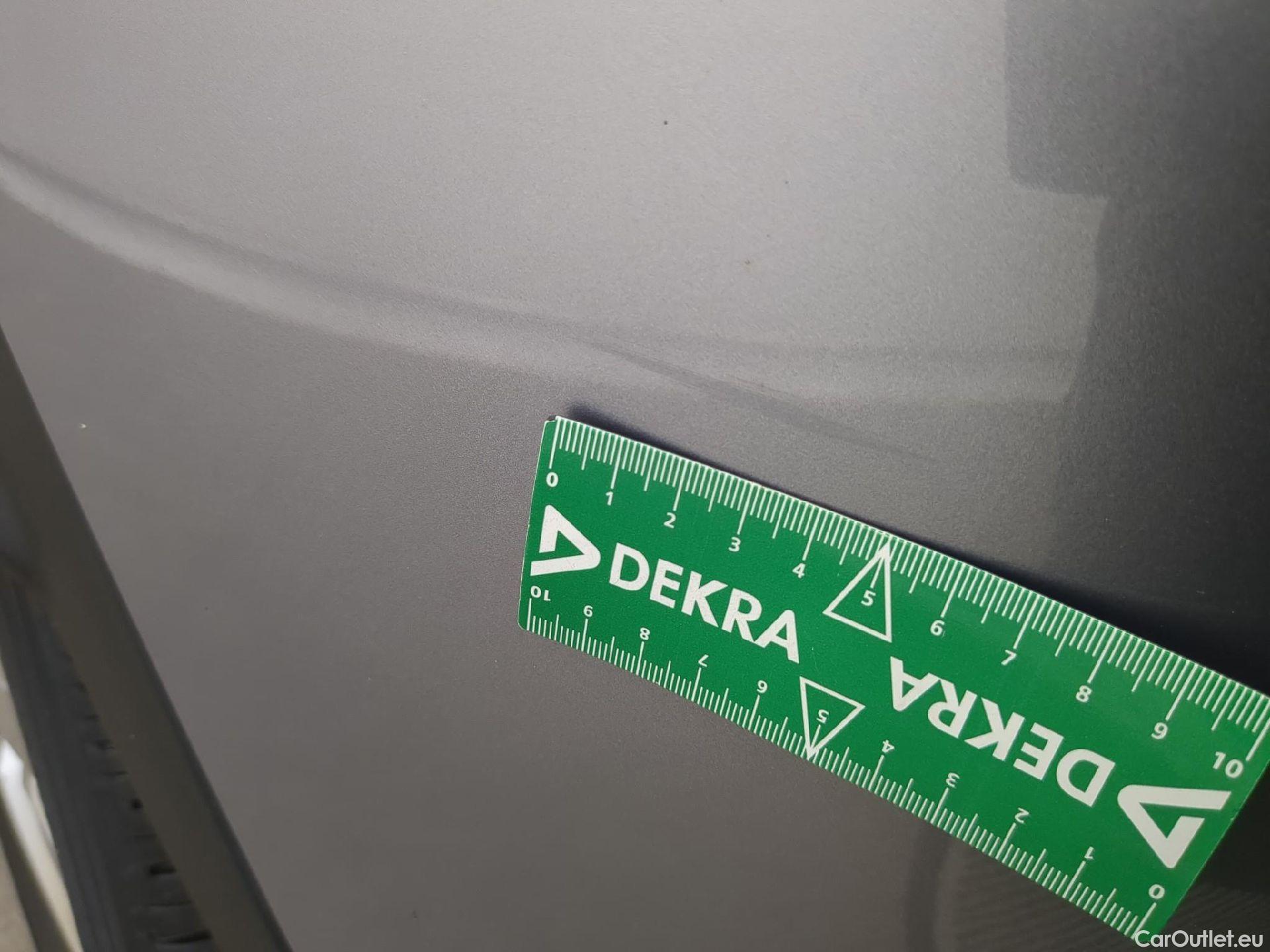  Peugeot  3008  Active Pack 1.5 HDi 130CV BVA8 E6d #38