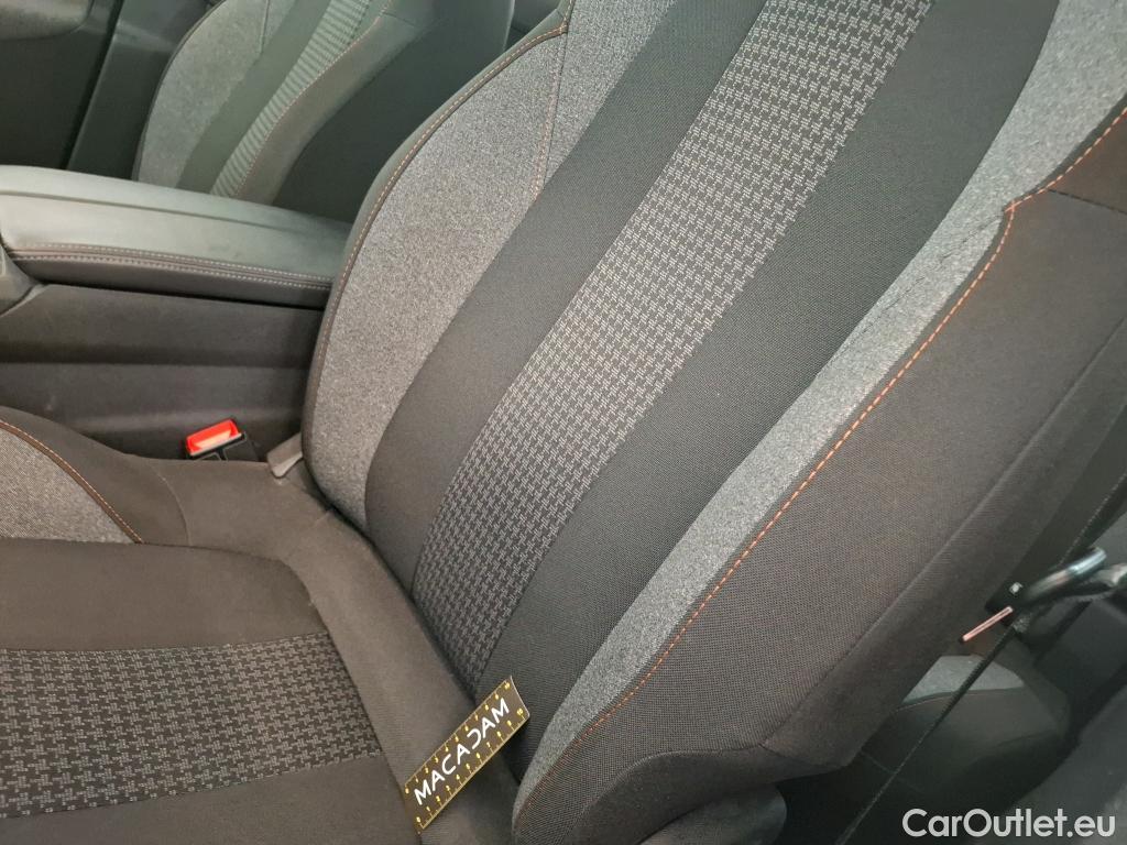  Peugeot  3008  Active Pack 1.5 HDi 130CV BVA8 E6d #47