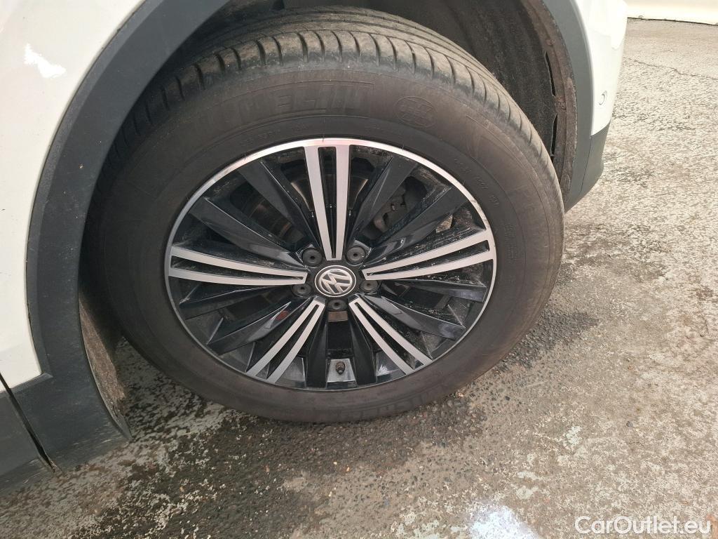  Volkswagen  Tiguan  Carat BMT 2.0 TDI 150CV BVA7 E6 #30
