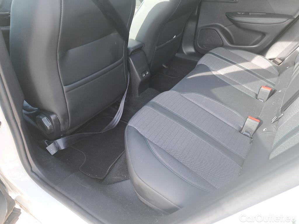 Peugeot  2008  Allure Pack 1.2 PureTech 130CV E6d #15