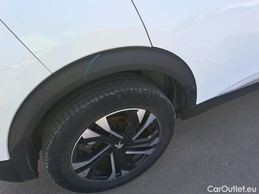  Peugeot  2008  Allure Pack 1.2 PureTech 130CV E6d #31