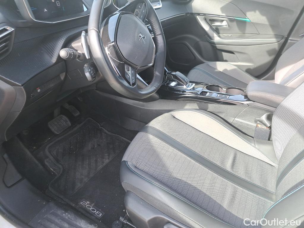  Peugeot  2008  Allure Pack 1.2 PureTech 130CV E6d #16