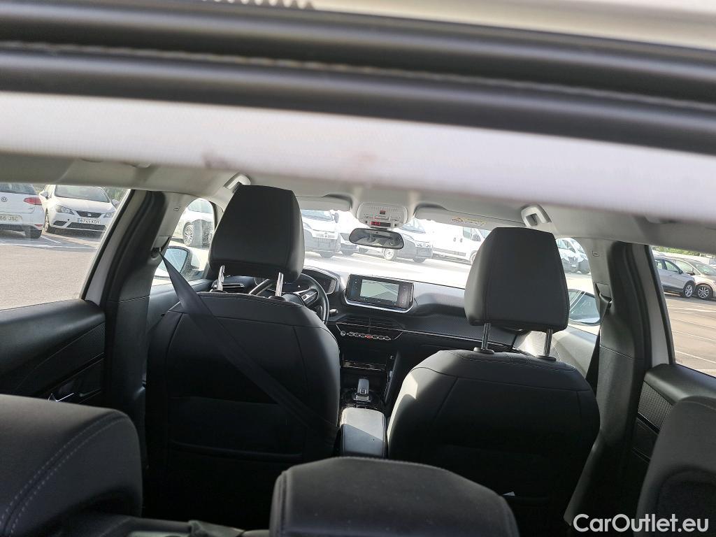  Peugeot  2008  Allure Pack 1.2 PureTech 130CV E6d #14