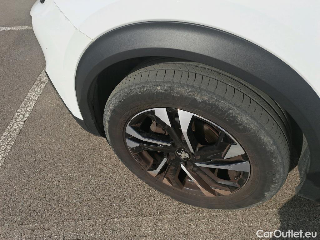  Peugeot  2008  Allure Pack 1.2 PureTech 130CV E6d #5