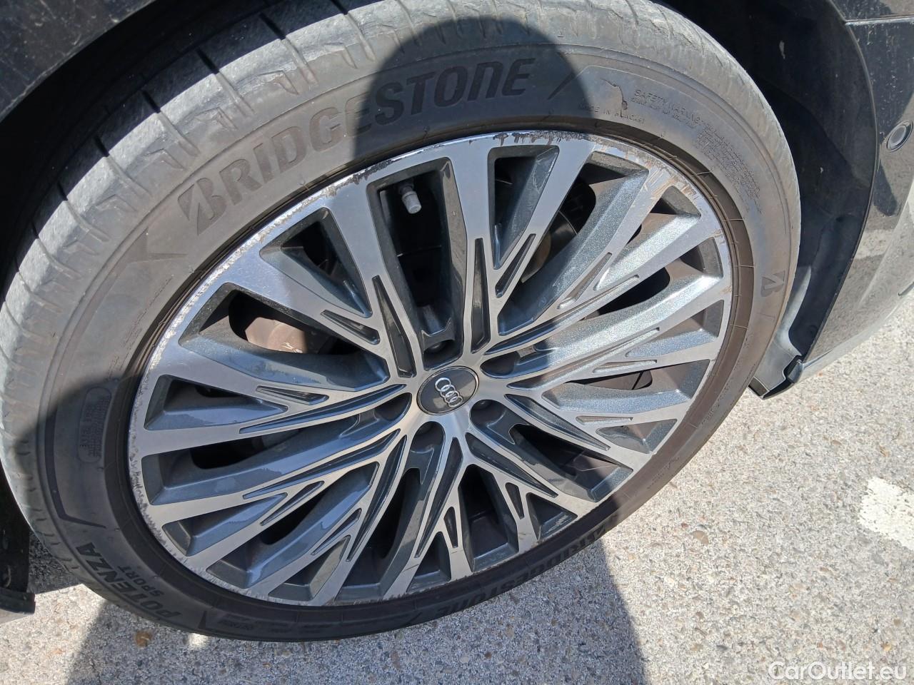 Audi  A8 AUDI  / 2017 / 4P / sedán 55 TFSI 250kW (340CV) quattro tiptronic #36