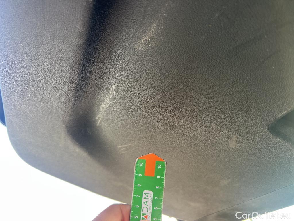  Land Rover  Discovery BMW X1 / 2022 / 5P / todoterreno sDrive18d #13