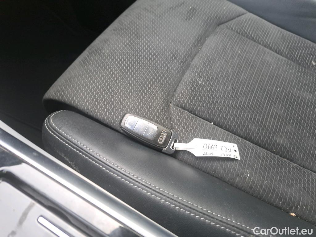  Audi  Q7 AUDI  / 2019 / 5P / todoterreno S line 60 TFSIe 335kW(456CV) quattro tip #1