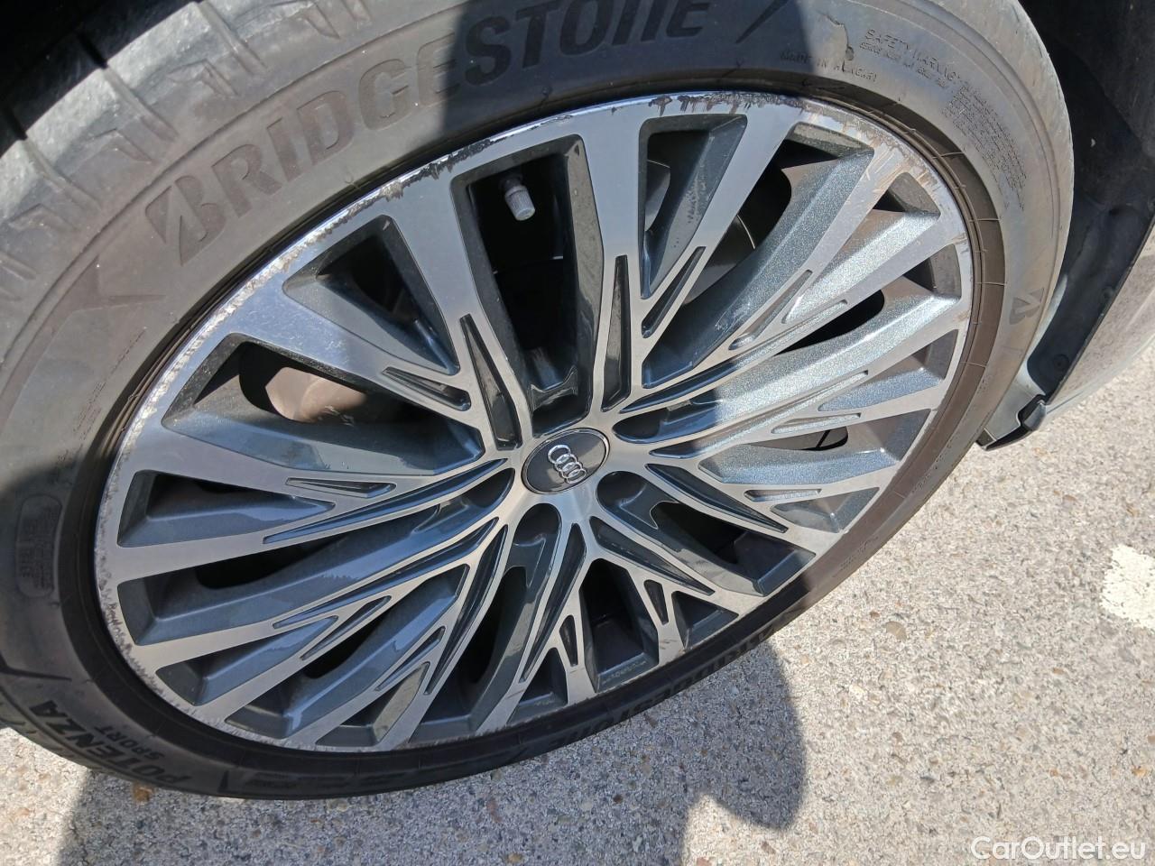  Audi  A8 AUDI  / 2017 / 4P / sedán 55 TFSI 250kW (340CV) quattro tiptronic #37