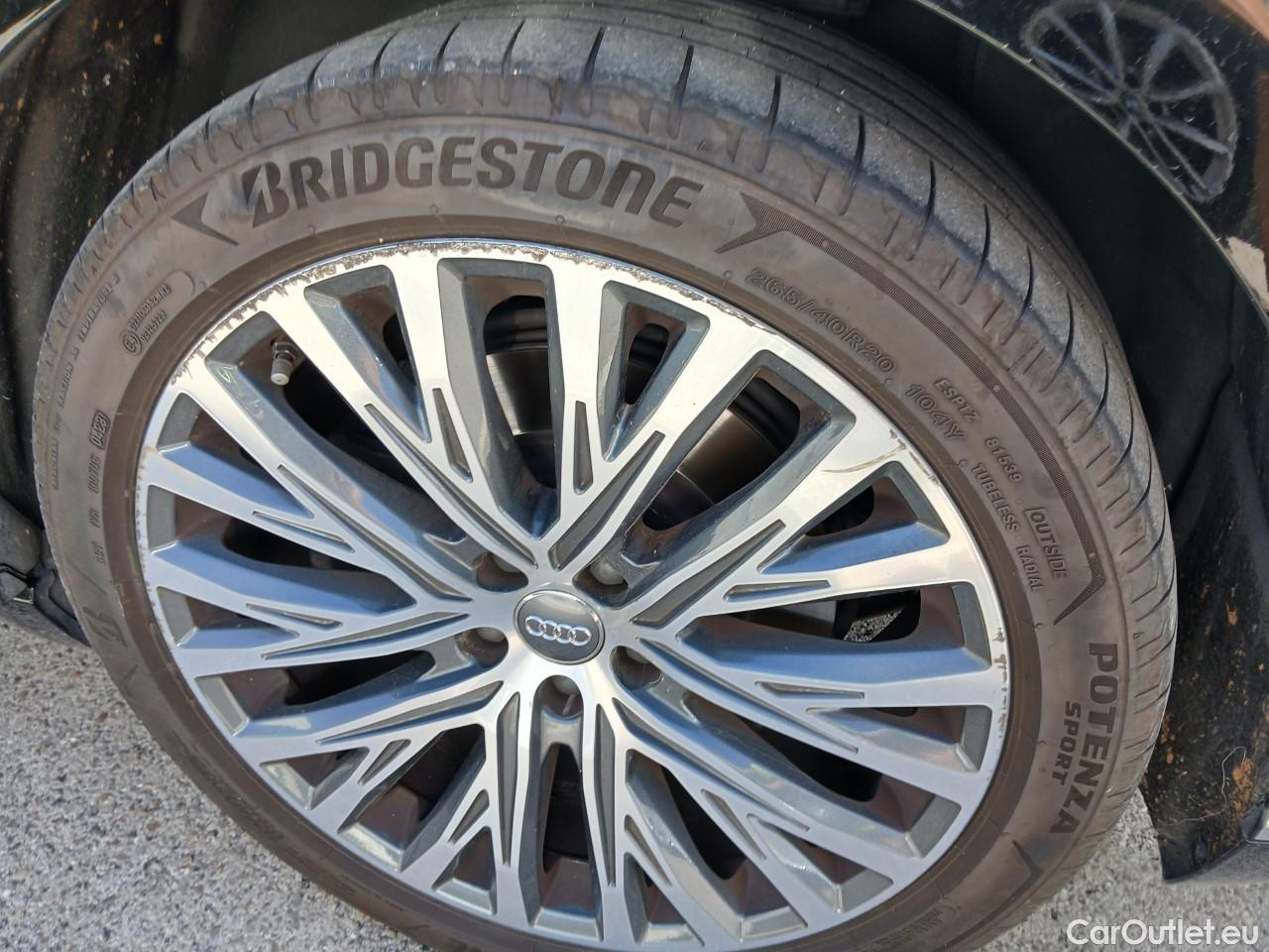  Audi  A8 AUDI  / 2017 / 4P / sedán 55 TFSI 250kW (340CV) quattro tiptronic #18