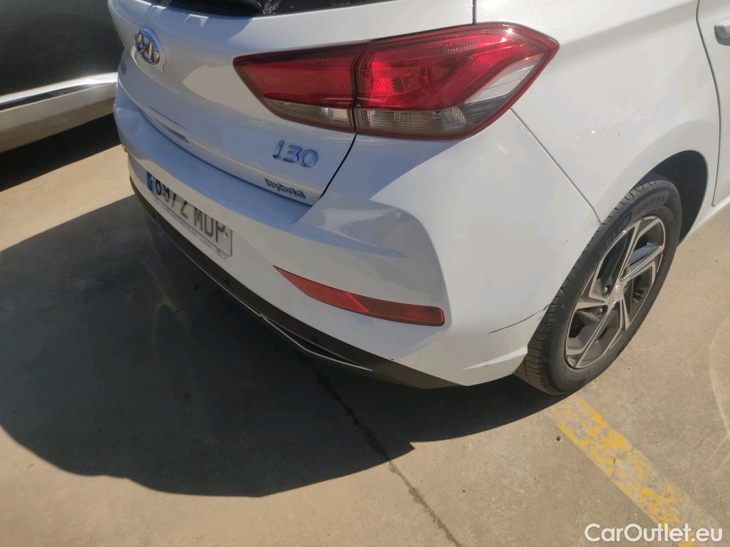  Hyundai  i30 HYUNDAI  / 2020 / 5P / berlina con portón 1.0 TGDI 48V Klass #13