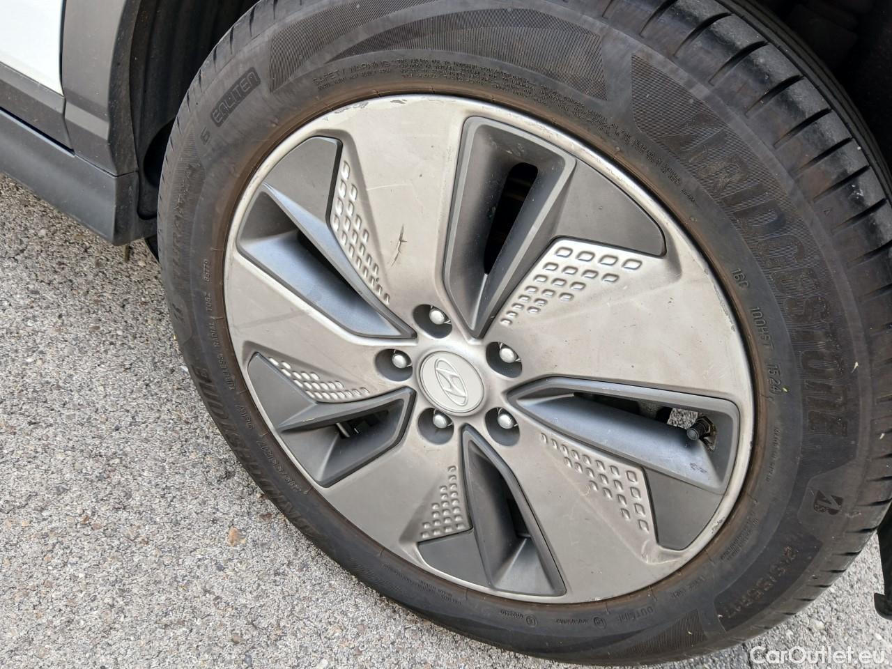  Hyundai  Konna HYUNDAI Kona / 2017 / 5P / todoterreno KONA EV 5P 150kW TECNO #22