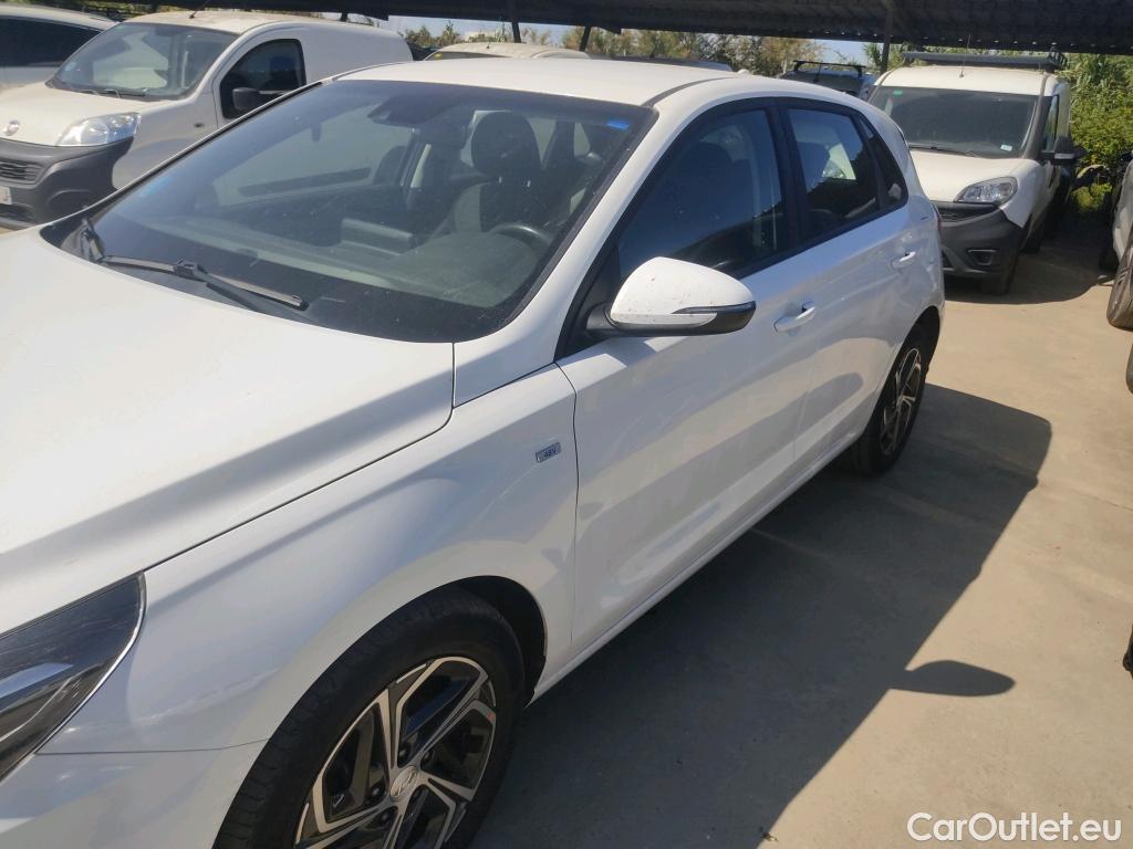  Hyundai  i30 HYUNDAI  / 2020 / 5P / berlina con portón 1.0 TGDI 48V Klass #4