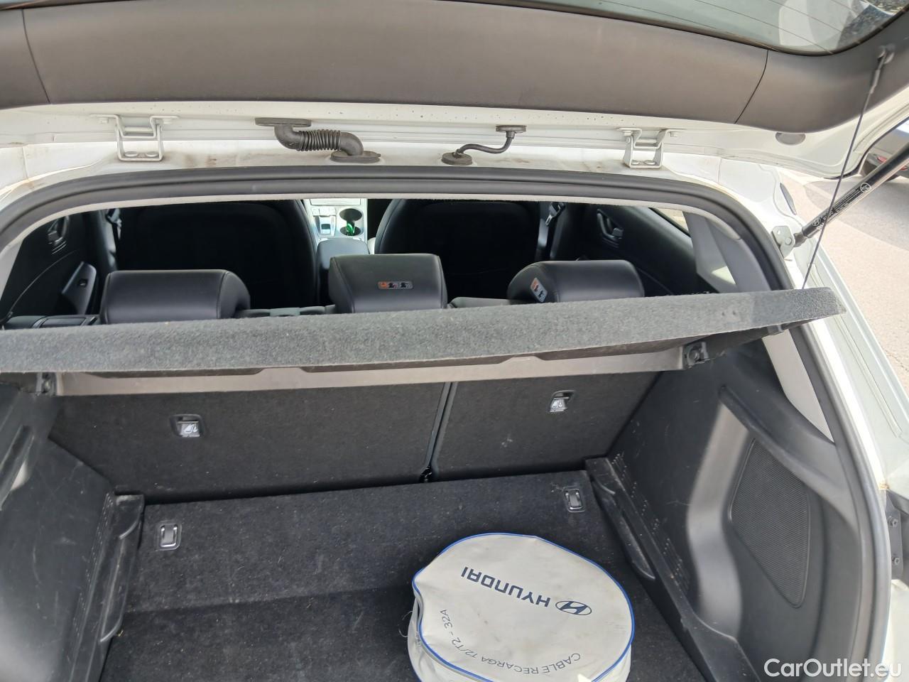  Hyundai  Konna HYUNDAI Kona / 2017 / 5P / todoterreno KONA EV 5P 150kW TECNO #5
