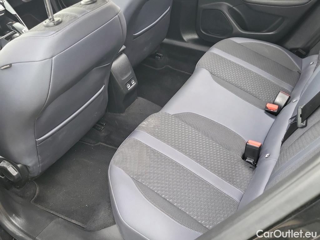 Peugeot  2008  Allure 1.2 PureTech 130CV E6d #32