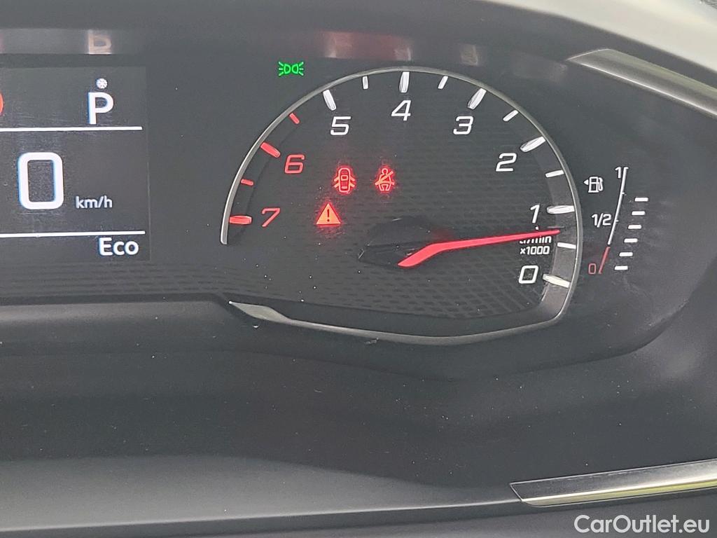  Peugeot  2008  Allure 1.2 PureTech 130CV E6d #30
