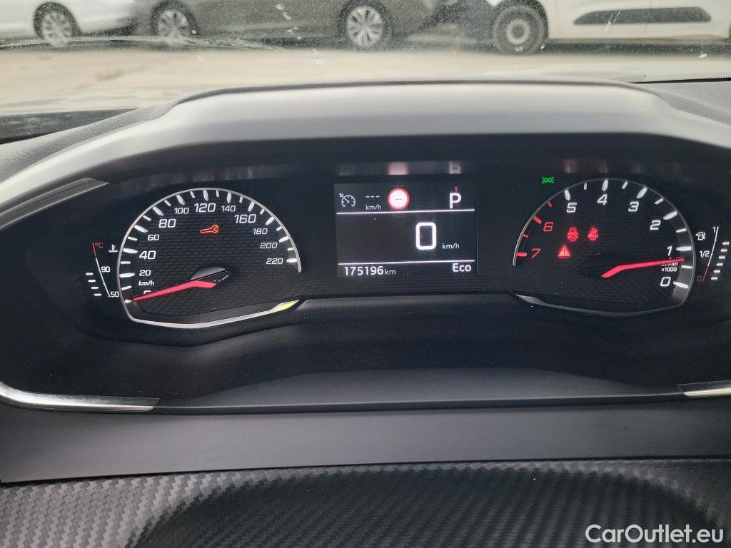  Peugeot  2008  Allure 1.2 PureTech 130CV E6d #28
