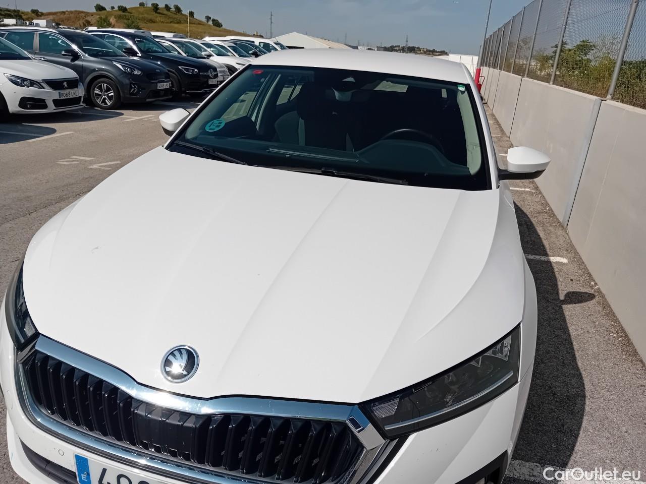  Land Rover  Discovery SKODA Octavia / 2020 / 5P / berlina con portón 2.0 TDI 85kW (115 CV) Manual Ambition #14