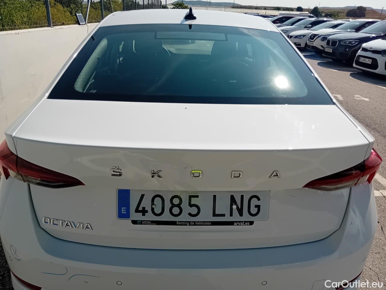  Land Rover  Discovery SKODA Octavia / 2020 / 5P / berlina con portón 2.0 TDI 85kW (115 CV) Manual Ambition #26