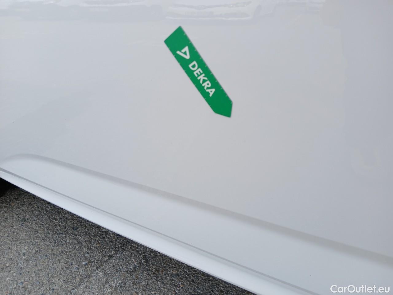  Skoda  KAMIQ SKODA  1.0 TSI 81kW (110CV) DSG Ambition #14