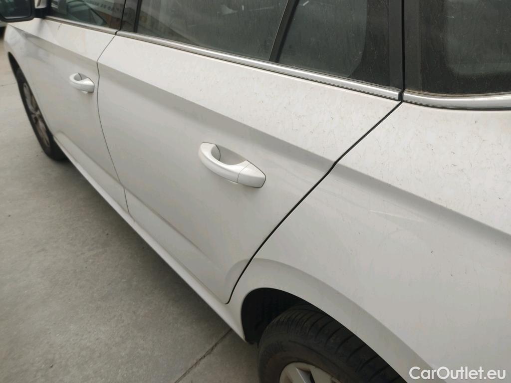  Skoda  KAMIQ SKODA  1.0 TSI 81kW (110CV) DSG Ambition #5