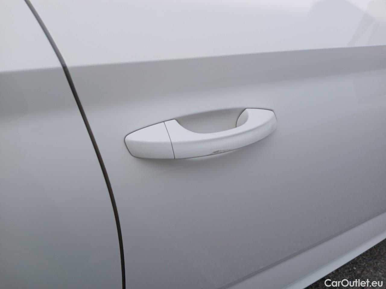  Skoda  KAMIQ SKODA  1.0 TSI 81kW (110CV) DSG Ambition #25