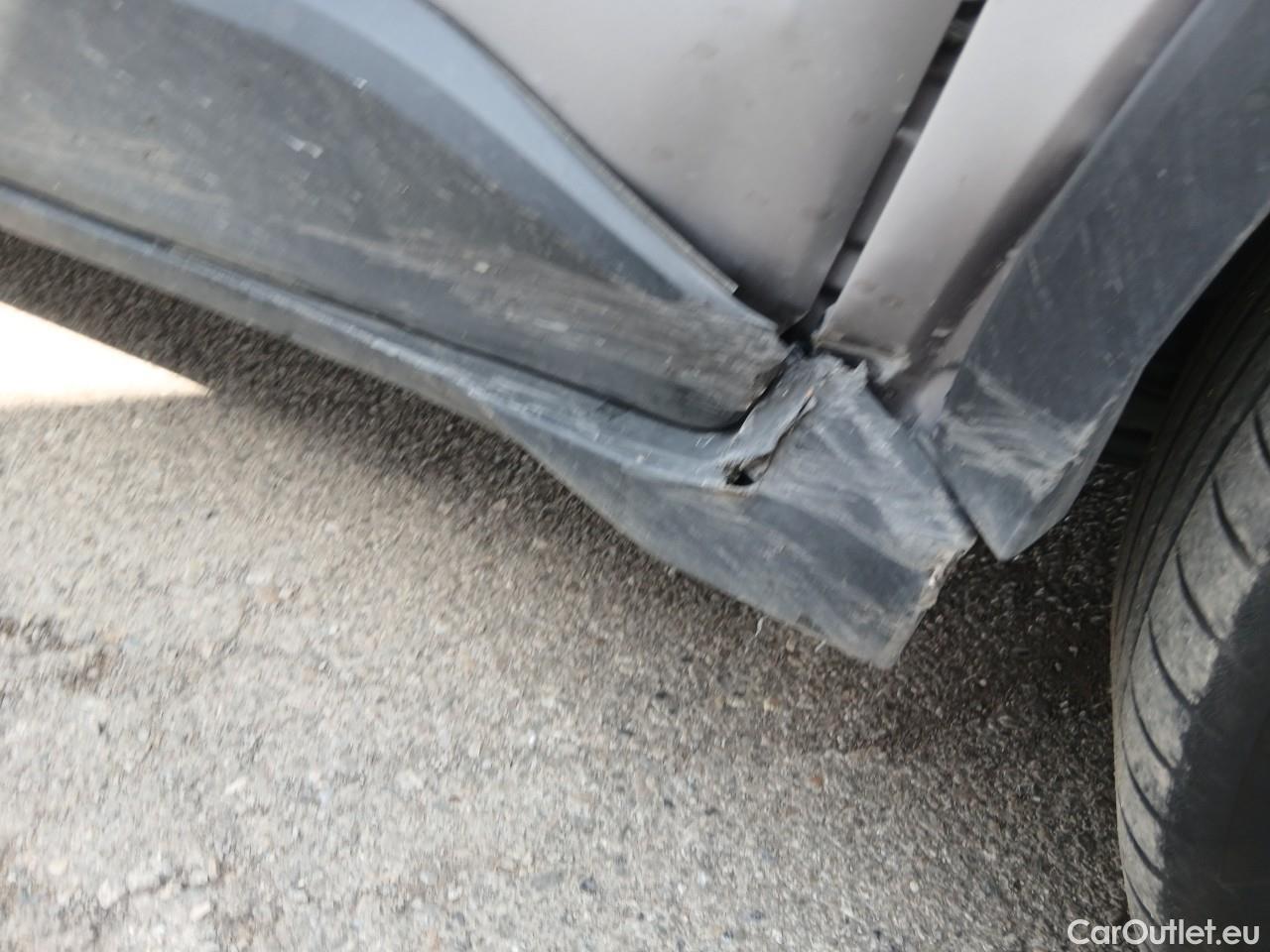  Toyota  C-HR TOYOTA  / 2016 / 5P / todoterreno 1.8 125H Advance (CX) #64