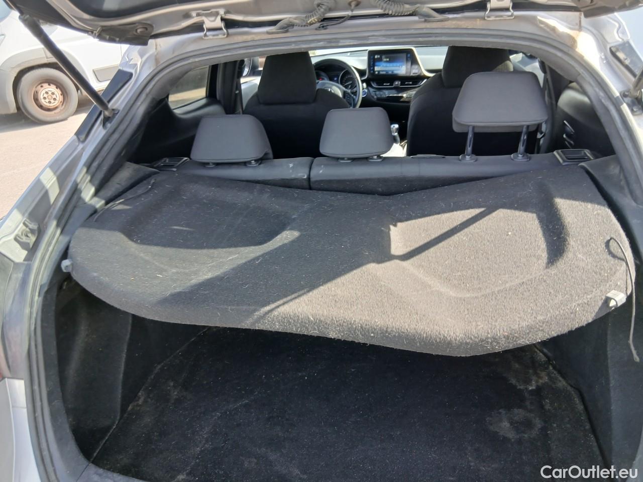  Toyota  C-HR TOYOTA  / 2016 / 5P / todoterreno 1.8 125H Advance (CX) #10