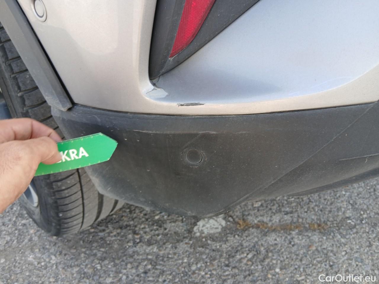  Toyota  C-HR TOYOTA  / 2016 / 5P / todoterreno 1.8 125H Advance (CX) #52
