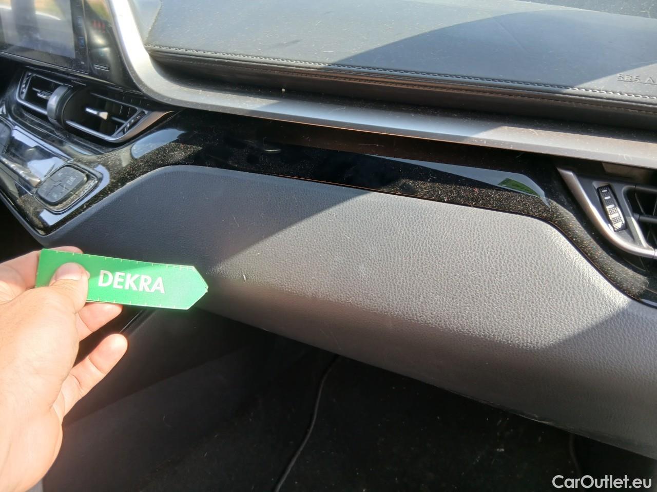  Toyota  C-HR TOYOTA  / 2016 / 5P / todoterreno 1.8 125H Advance (CX) #8