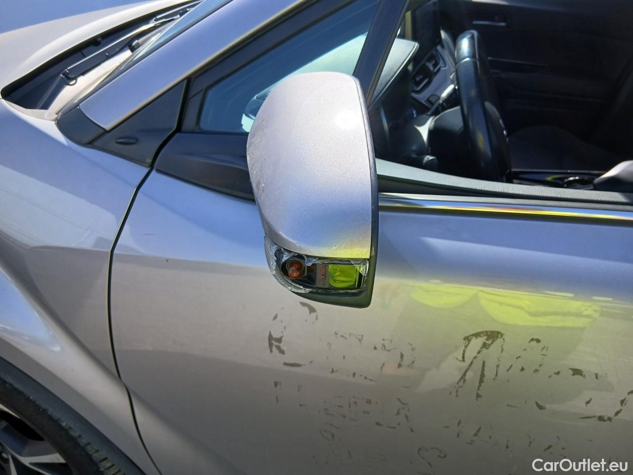  Toyota  C-HR TOYOTA  / 2016 / 5P / todoterreno 1.8 125H Advance (CX) #28