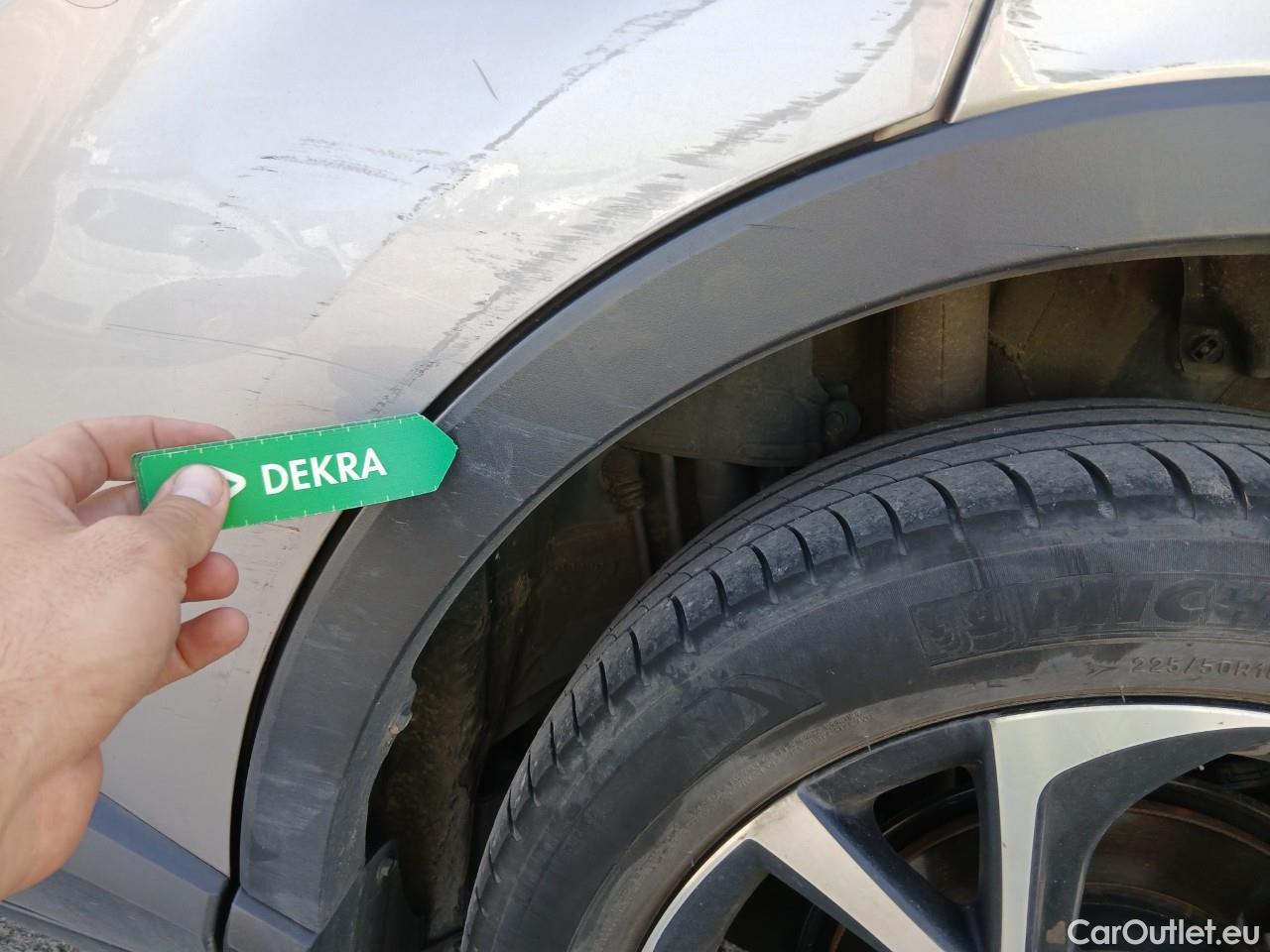  Toyota  C-HR TOYOTA  / 2016 / 5P / todoterreno 1.8 125H Advance (CX) #43