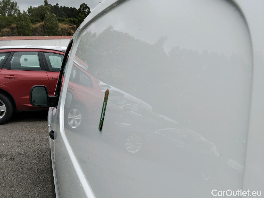  Peugeot  Partner PEUGEOT  VU 4p 2G furgón derivado de Furgón Confort PackL2 BlueHDi 73KW (100) #32