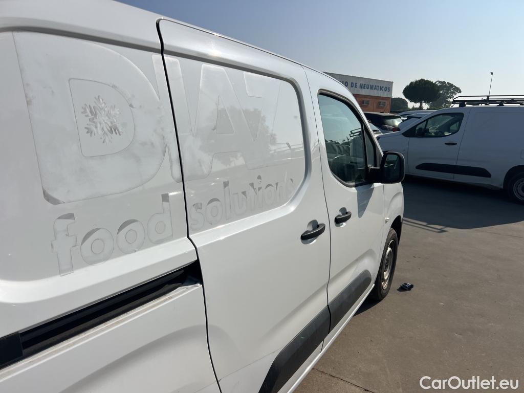  Peugeot  Partner PEUGEOT  / 2018 / 3P / furgón derivado de turismo Pro Standard 600kg BlueHDi 73kW #10