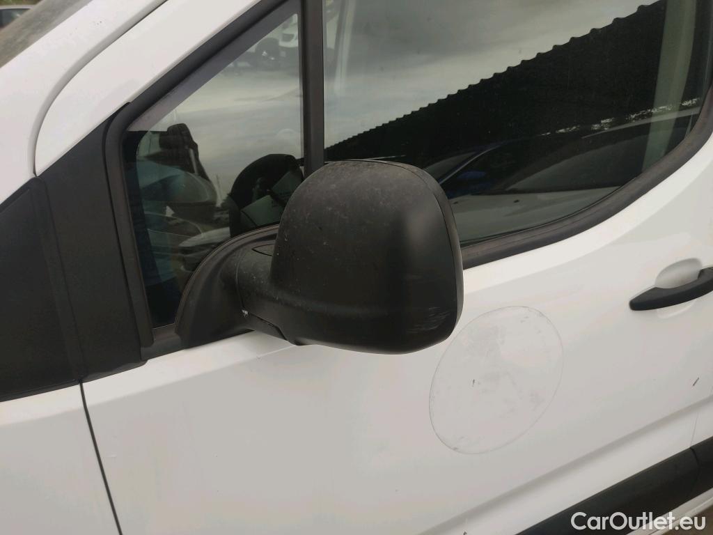  Peugeot  Partner PEUGEOT  / 2018 / 3P / furgón derivado de turismo Pro Standard 600kg BlueHDi 73kW #45