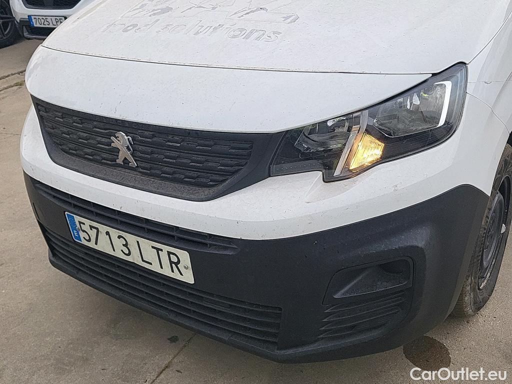  Peugeot  Partner PEUGEOT  / 2018 / 3P / furgón derivado de turismo Pro Standard 600kg BlueHDi 73kW #13