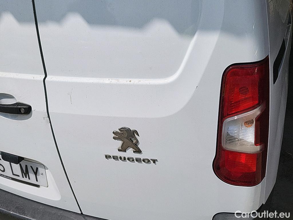  Peugeot  Partner PEUGEOT  / 2018 / 3P / furgón derivado de turismo Pro Standard 600kg BlueHDi 73kW (AC) #16