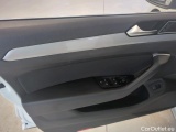  Volkswagen  Passat Volkswagen  Variant 2.0 TDI EVO 150 KM DSG Business 5d #22