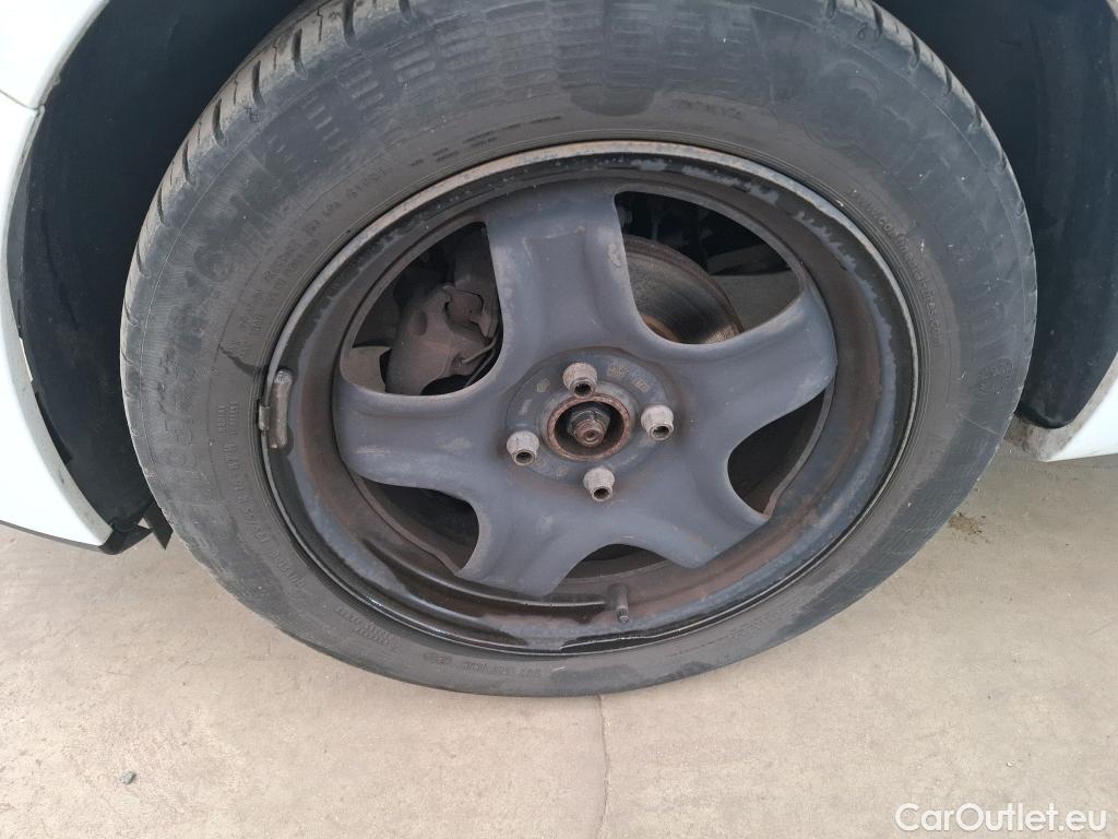  Renault  Clio  IV Business 0.9 TCe 90CV BVM5 E6 #11