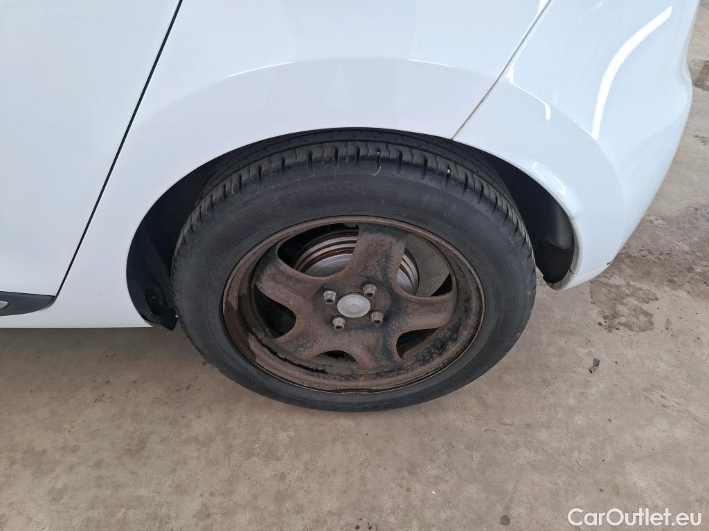  Renault  Clio  IV Business 0.9 TCe 90CV BVM5 E6 #12