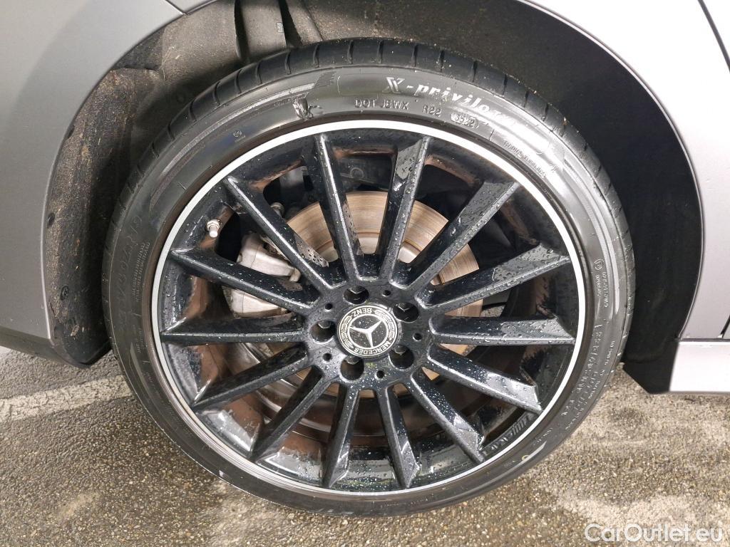  Mercedes  CLA-Klasse MERCEDES-BENZ CLA Coupe / 2019 / 4P / Coupé CLA 250 e AMG Line #2