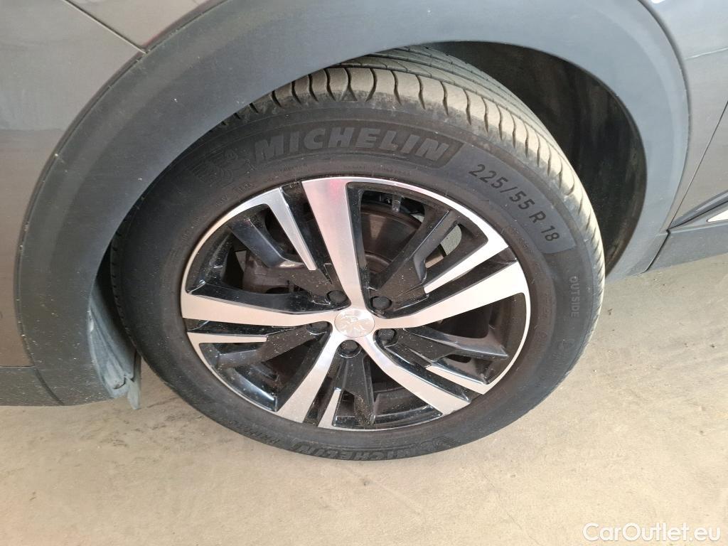  Peugeot  3008 PEUGEOT  / 2020 / 5P / SUV BlueHDi 130 S&S EAT8 GT #6