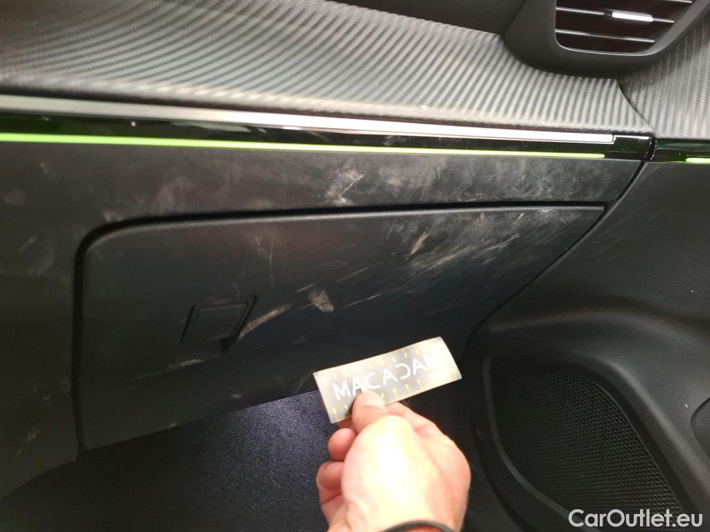  Peugeot  2008 PEUGEOT  / 2019 / 5P / Crossover PureTech 130 S&S EAT8 GT #26